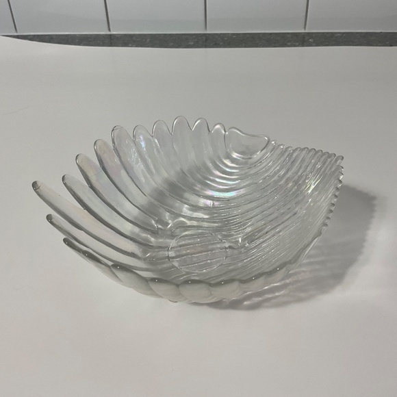 VTG Glass Shell Shaped Footed Bowl Scalloped Edge Fan Shaped - Picture 3 of 8